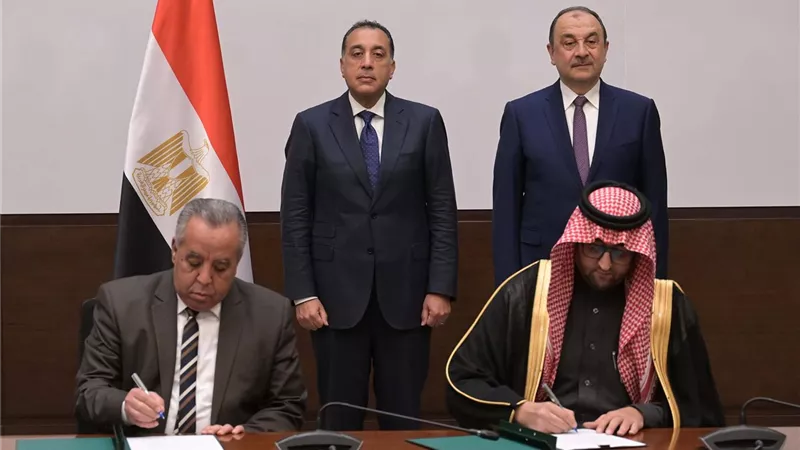 تفاصيل توقيع عقد استغلال وتشغيل فرن لإنتاج سبائك السيليكو منجنيز