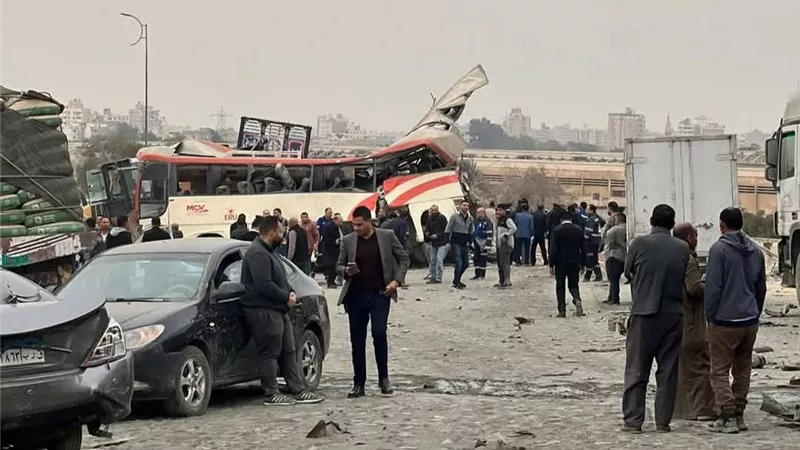 الفرامل سابت.. مفاجآت جديدة فى حادث الطريق الأوسطى بحلوان (صور)