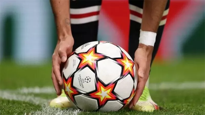 بعد زواج عرفي وسرقة الذهب.. سيدة تروي تفاصيل بلاغها ضد لاعب كرة شهير 