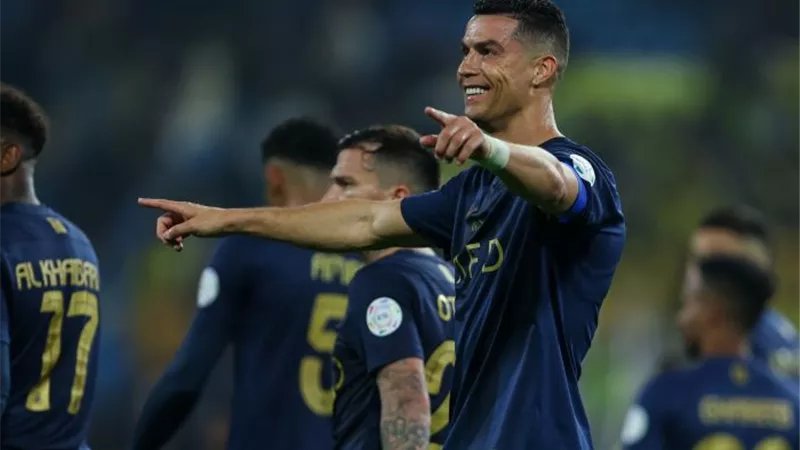رونالدو يطارد إنجازًا تاريخيًا جديدًا أمام أيرلندا في تصفيات المونديال
