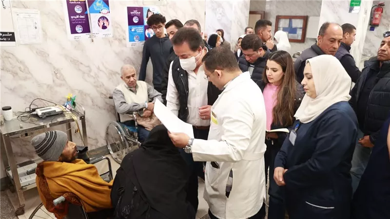 خلال زيارته لمستشفى النصر بحلوان.. وزير الصحة يتخذ قرارات لصالح المرضى