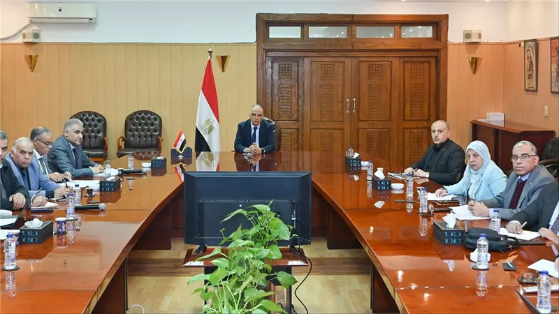 وزير الري: تدريب المهندسين والفنيين على تشغيل وصيانة محطات المعالجة المتطورة 