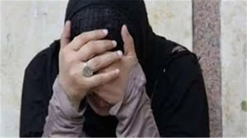 القبض على متسولة تعدت على نجلها الرضيع بالإسكندرية