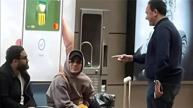 صور| أشرف بن شرقي في القاهرة تمهيدًا للانضمام إلى الأهلي