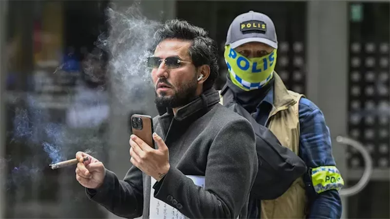 القصة الكاملة لمقتل اللاجئ العراقي سلوان موميكا حارق المصف في السويد
