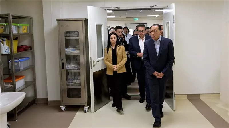 مدبولي يشيد بمستشفى 