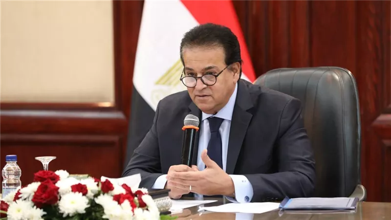 بسبب تهتك في البطن.. وزير الصحة يستجيب لطبيب ويوجه بنقله لمعهد ناصر 