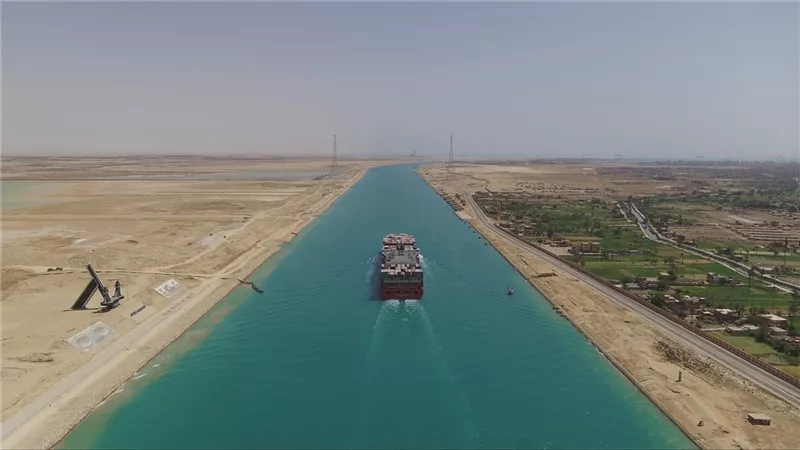صور| بنظام ECDIS.. إصدار الخرائط الملاحية الجديدة لقناة السويس