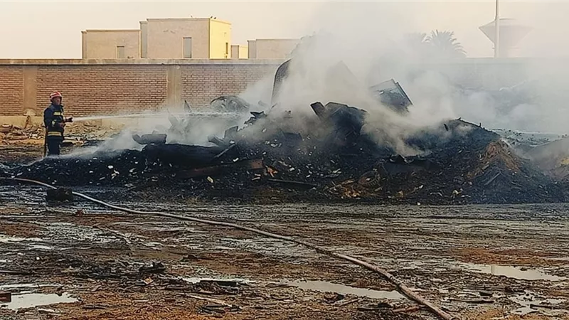 السيطرة على حريق بورشة سفن بالسويس.. والنيران تلتهم مراكب صيد