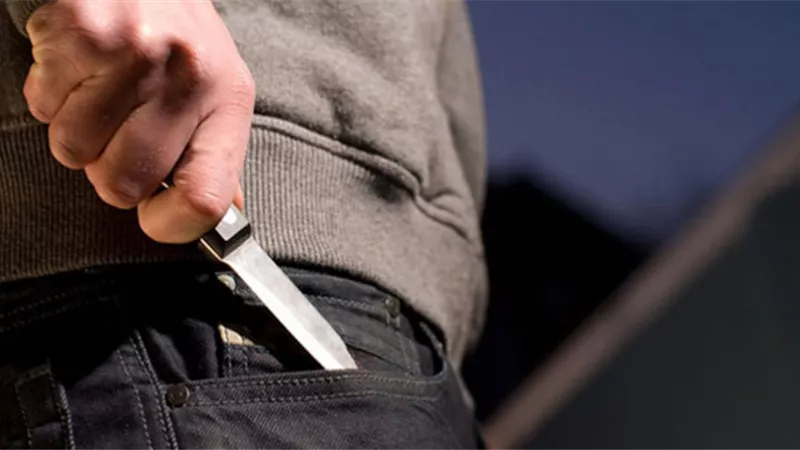النيابة تحقق في طعن شاب بالصف.. 3 قرارات حاسمة في الواقعة