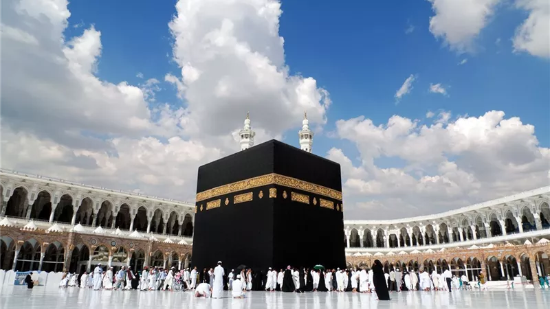 ضبط 4 شركات سياحية غير مرخصة بتهمة النصب على راغبي الحج والعمرة
