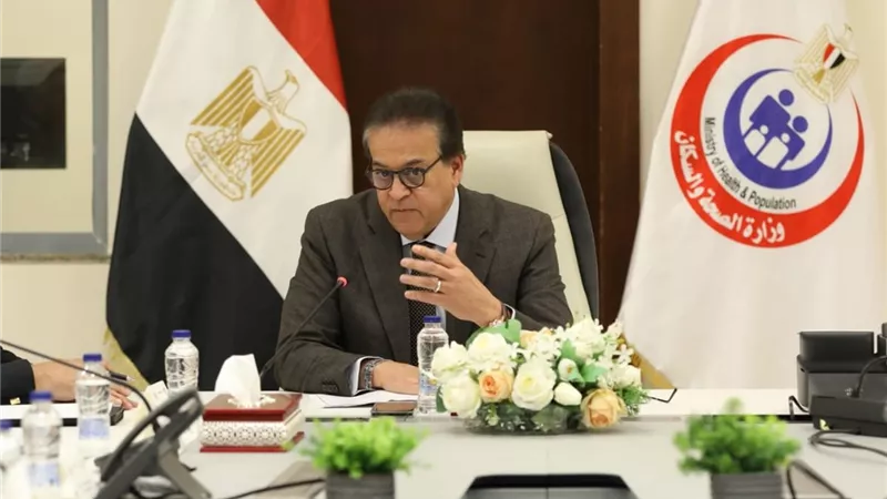 وزير الصحة: تصنيع الأدوية المستوردة بتقنيات عالية محليًا بالتعاون مع شركات عالمية