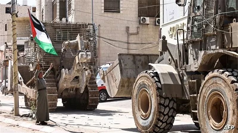 الاحتلال يقتحم أحياء في نابلس ومخيماتها شمال الضفة الغربية