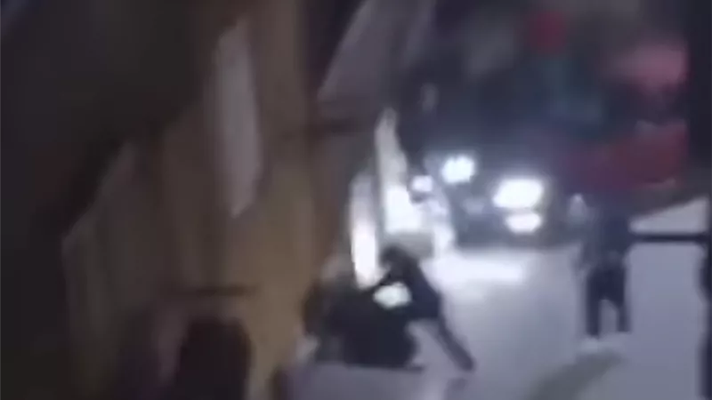 تمزيق جسد مقاول بـ100 طعنة.. وشاهد عيان يروي تفاصيل مرعبة