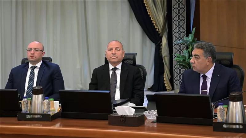 محافظ القاهرة: تم إنجاز 98% من الشكاوى الواردة من المواطنين