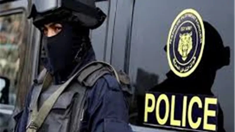 بعد استغاثة على فيسبوك.. ضبط بائع متجول لتعطيله المرور في القاهرة