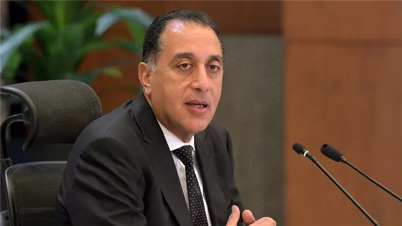  رئيس الوزراء يطمئن المواطنين: كل السلع الأساسية الاستراتيجية تكفى لـ 6 أشهر