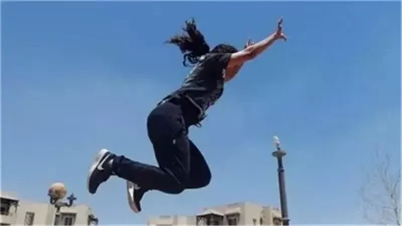 التحقيقات تكشف ملابسات سقوط فتاة من الطابق الخامس بالشيخ زايد