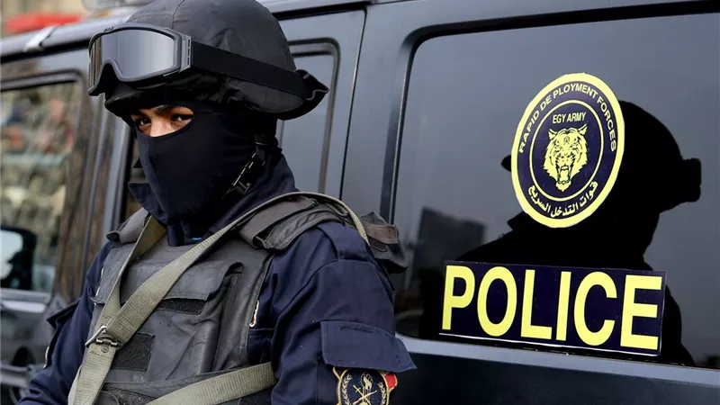 الداخلية تكشف مفاجأة في واقعة اقتحام شقة سيدة وسرقتها بالإكراه في القاهرة