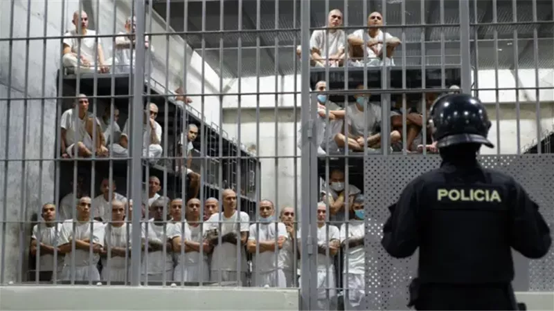 جوانتانامو جديد.. أمريكا تخطط لنقل أخطر سجنائها إلى المعتقل الأخطر في السلفادور