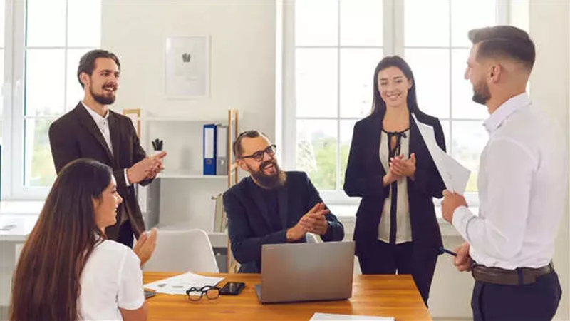 كيف تكتسب احترام الآخرين؟.. سلوكيات تعزز تقديرك بينهم