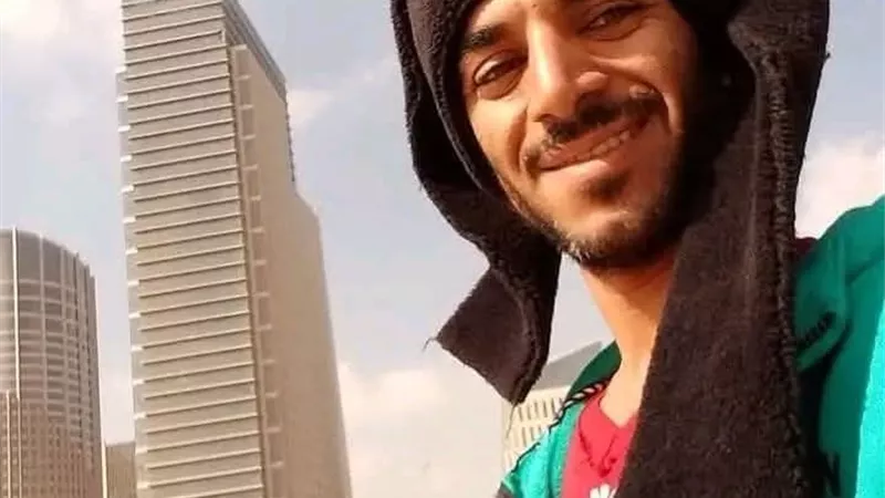 السرعة الزائدة السبب.. مصرع شاب وإصابة زميله في انقلاب سيارة بالطريق الأوسطي