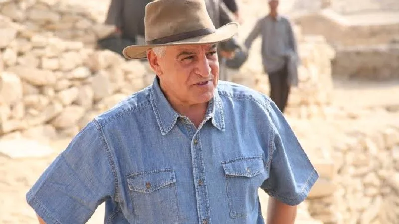 زاهي حواس يكشف تكلفة تصوير فيلم «مستر بيست» في الأهرامات