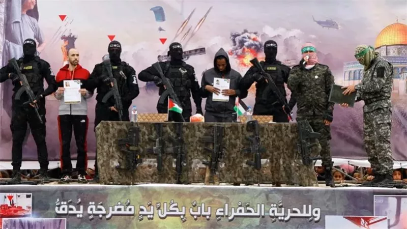 حماس تسلم أسيرين إسرائيليين ضمن الدفعة السابعة في رفح