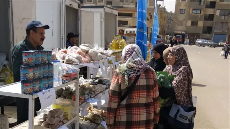 مع اقتراب شهر رمضان.. افتتاح سوق اليوم الواحد بشارع النيل بحي السلام أول 