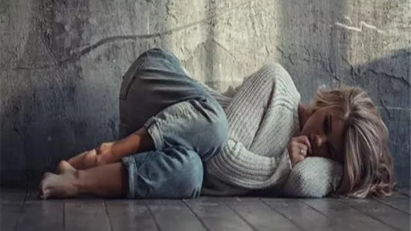 فوائد النوم على الأرض.. ماذا يحدث لجسمك عند تجربته لمدة أسبوعين؟