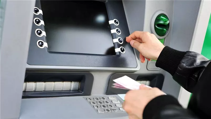 تجنب سرقة البيانات.. 5 نصائح لاستخدام آمن لأجهزة الصراف الآلي ATM 