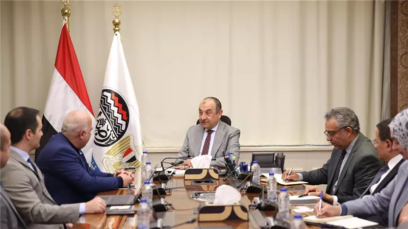 تحسين مناخ الاستثمار الصناعي.. تفاصيل لقاء وزير قطاع الأعمال ووفد تركي