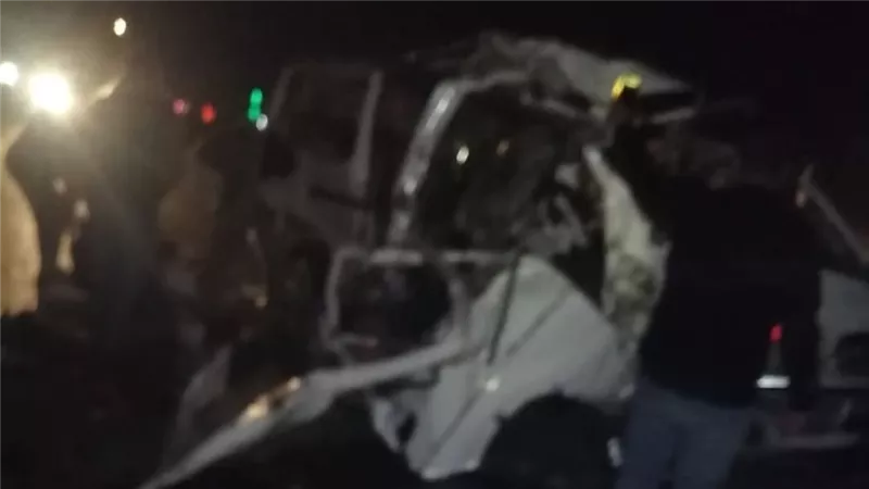 حادث مروع.. إصابة 9 في تصادم سيارتين على طريق السويس