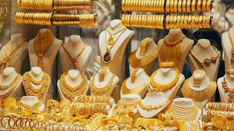 عيار 21 يرتفع 35 جنيهًا.. سعر الذهب اليوم الثلاثاء 4 مارس 2025