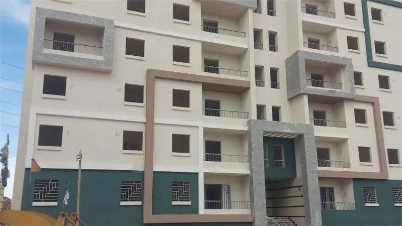وزير الإسكان يتابع تنفيذ وحدات 