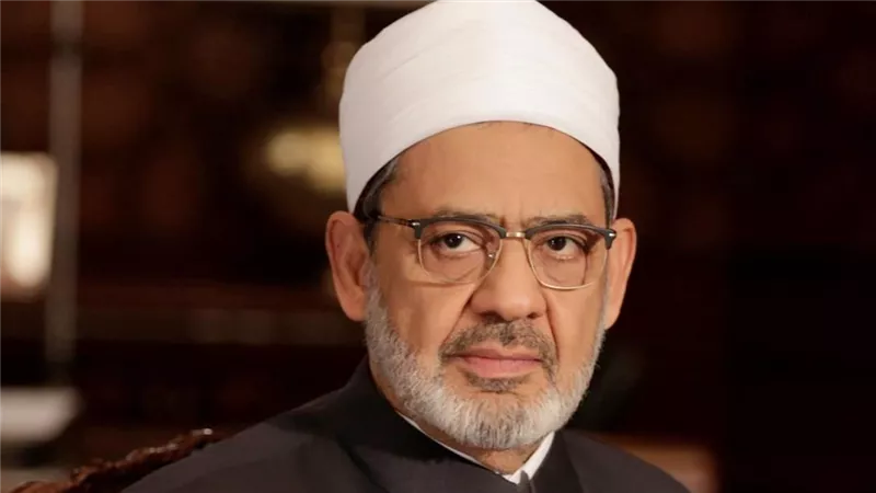 شيخ الأزهر يرثي البابا فرنسيس بـ4 لغات: الصديق العزيز والرمز الإنساني