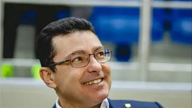 رحيل مفاجئ يهز برشلونة.. النادي الكتالوني يفقد أحد أعمدته الطبية
