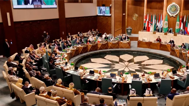 الحاضرون والغائبون عن القمة العربية الطارئة في القاهرة 