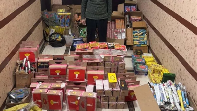 «بومب العيد» في قبضة الأمن.. ضبط 2.5 مليون قطعة ألعاب نارية بالمحافظات