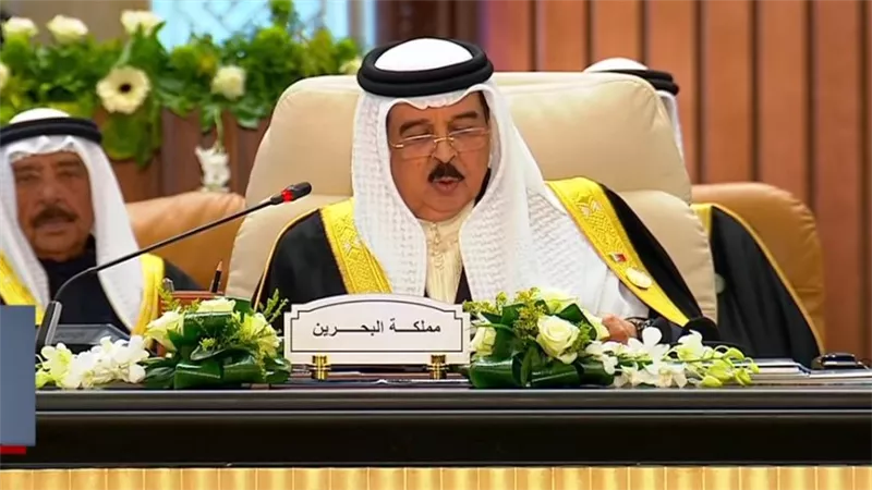 ملك البحرين: القمة العربية الطارئة ضرورة لمواجهة التحديات الراهنة