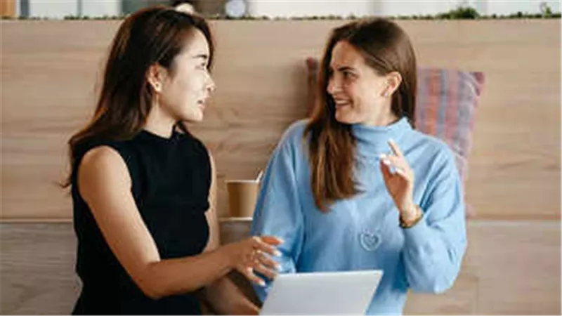 أسرار تجعلك أكثر تميزًا في التواصل مع الآخرين.. احرص على الالتزام بها