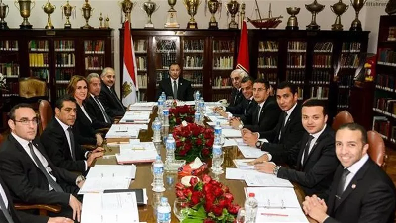 تجاوزات تخالف الضوابط.. الأهلي يشكو مقدم برنامج «ملعب البلد»