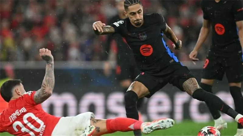 برشلونة يستضيف بنفيكا في مباراة حاسمة بدوري أبطال أوروبا