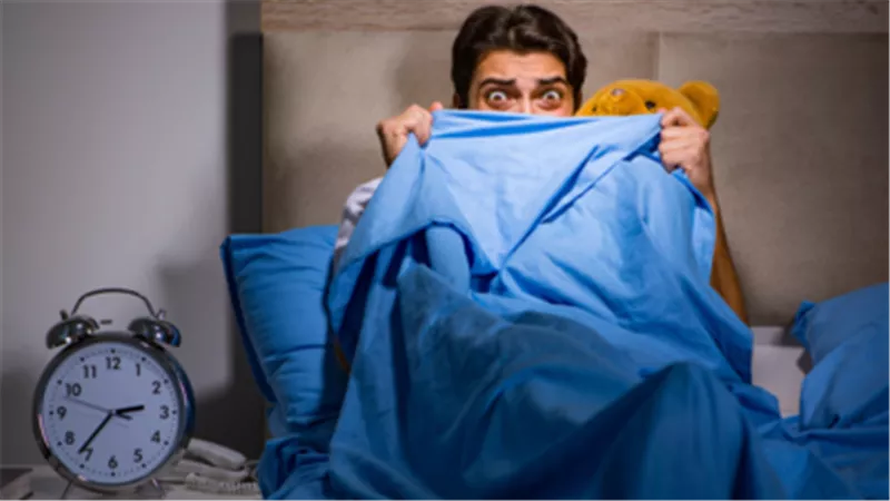 هل تستيقظ الساعة الثانية أو الثالثة صباحًا كل ليلة؟.. إليك السبب الصادم