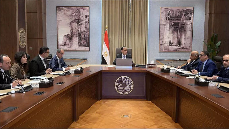 مدبولي: منصة إلكترونية لتسهيل تسجيل العقارات للأجانب