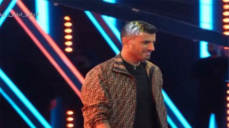 مي عمر شافتك بالجزمة دي؟.. رامز جلال يسخر من المخرج محمد سامي