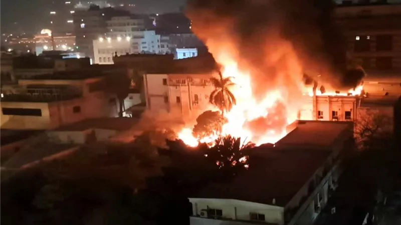 قطع الكهرباء عن محيط حريق المعامل المركزية بوزارة الصحة 