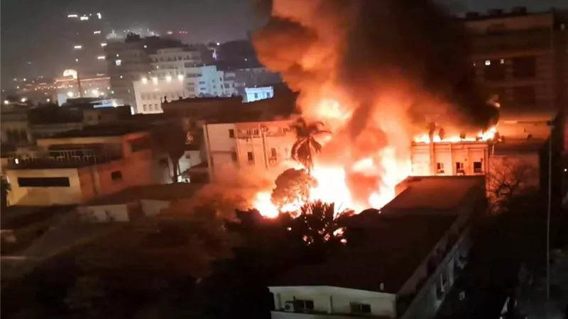 بطولة تحت النار.. الحماية المدنية تسيطر على حريق المعامل المركزية