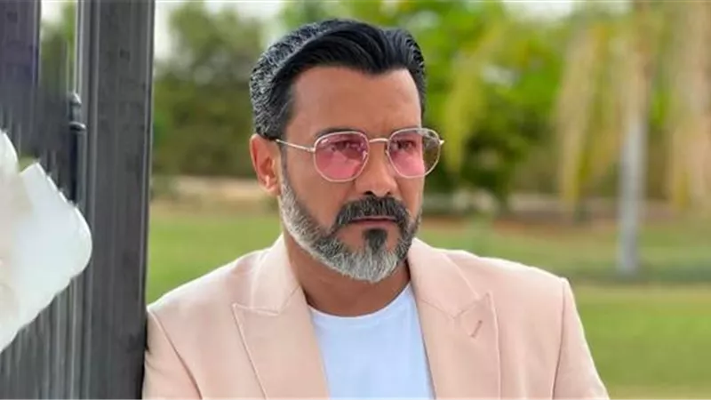 والدتي اشتغلت دادة.. محمد رجب يكشف أسرار لأول مرة عن حياته الخاصة