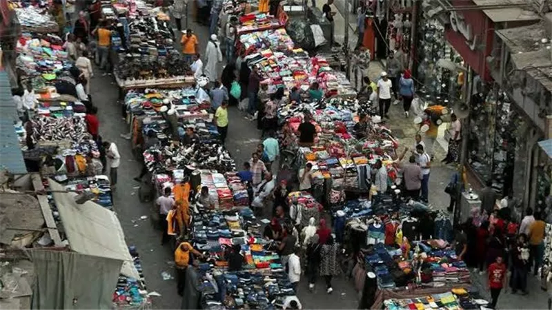 ما هو موقف الباعة الجائلين بعد تطوير سوق العتبة؟.. رد حاسم من المحافظ